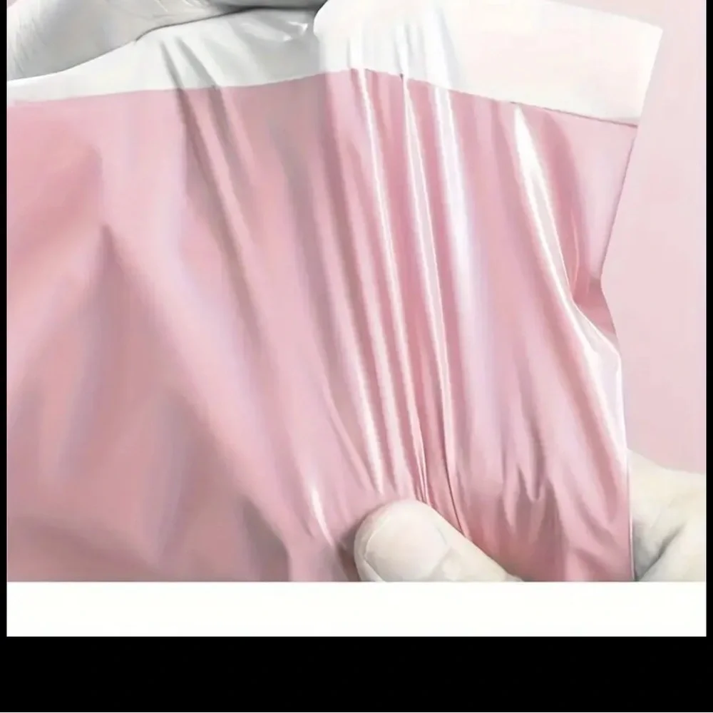 20 / Poly Mailers Small 12” x 8”